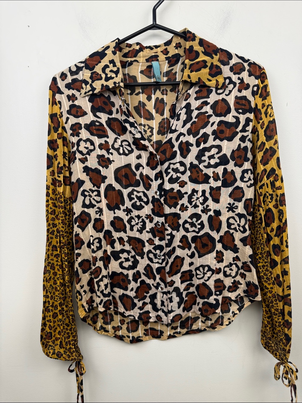 FARM RIO Leopard Print Long-Sleeve Button Front Top - Brown/Beige small